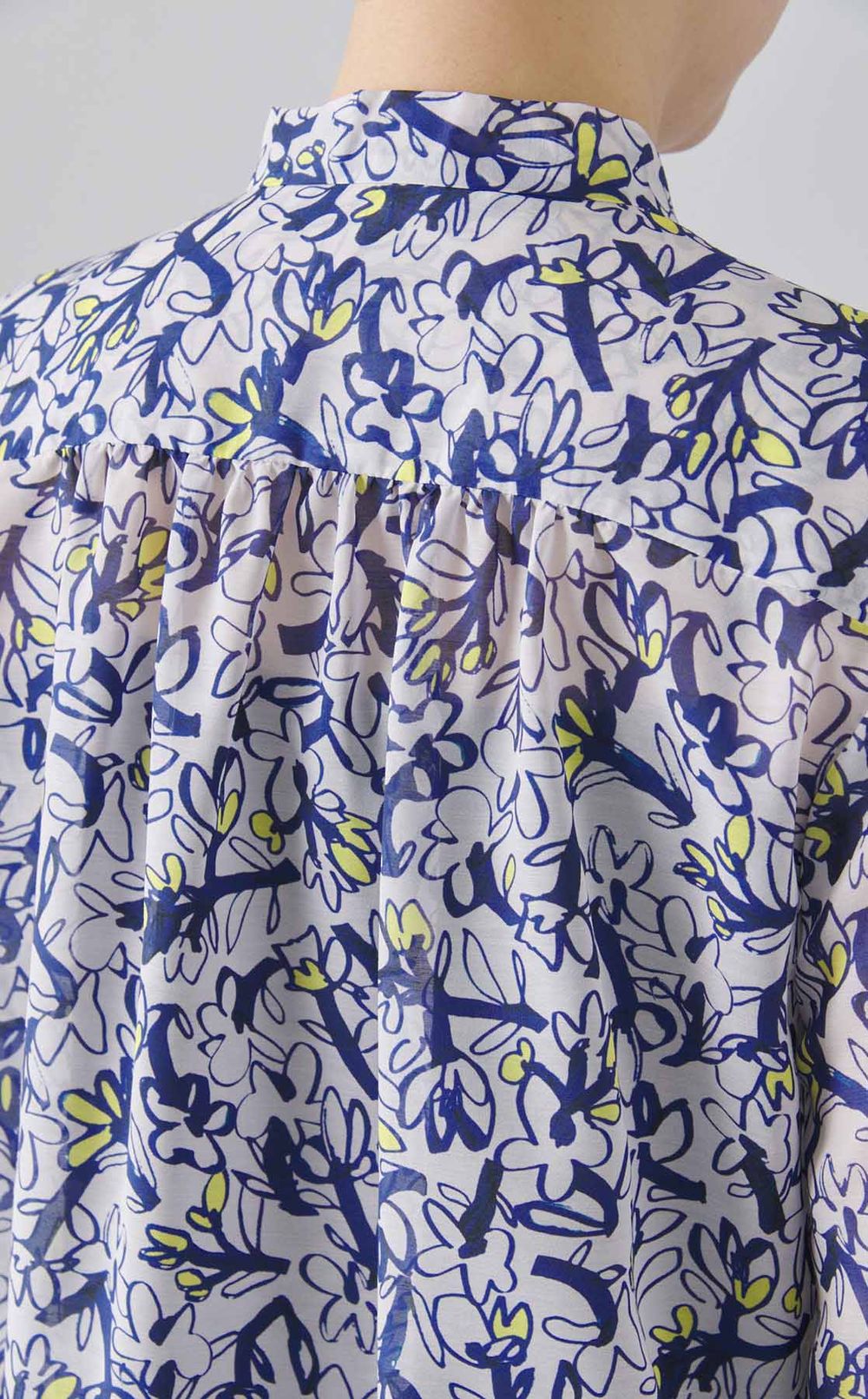 フラワーステッチボウタイブラウス