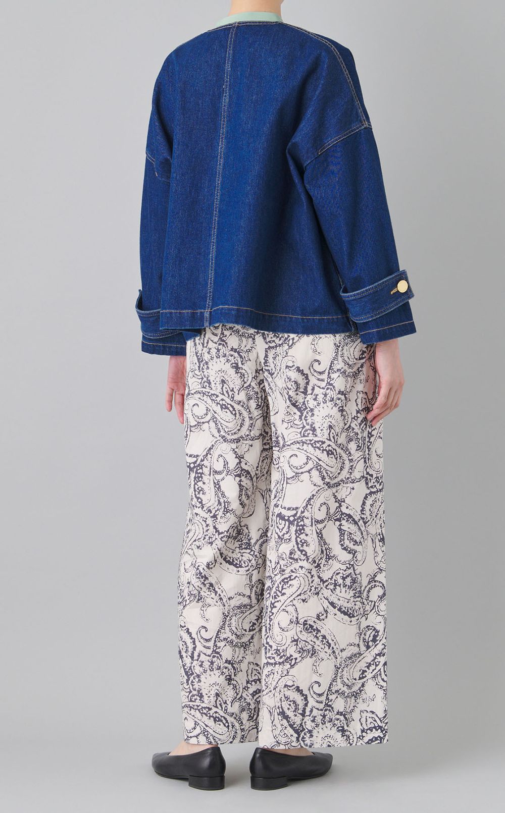 ノーカラーデニムミディコート