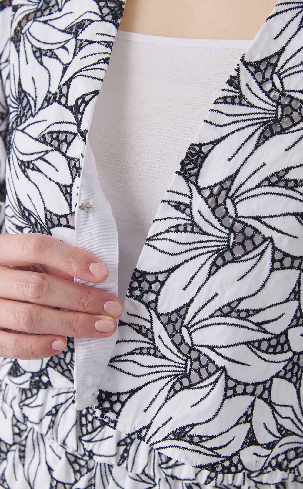 フラワー刺繍ボレロブラウス