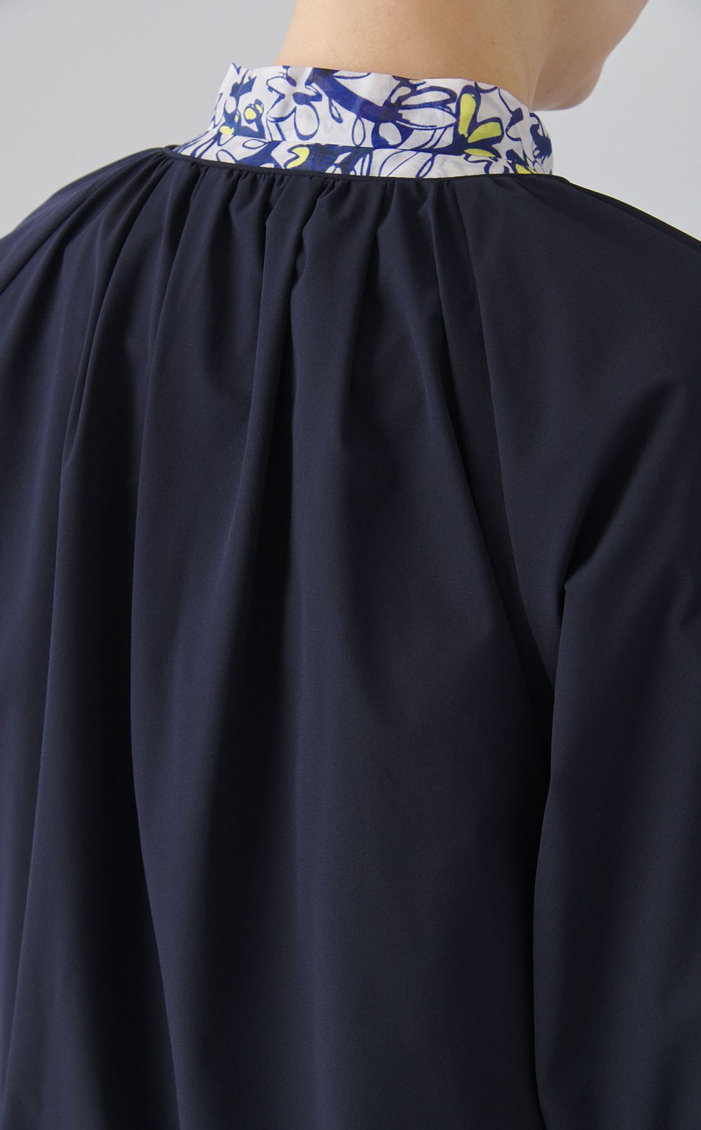 撥水ギャザーブルゾン