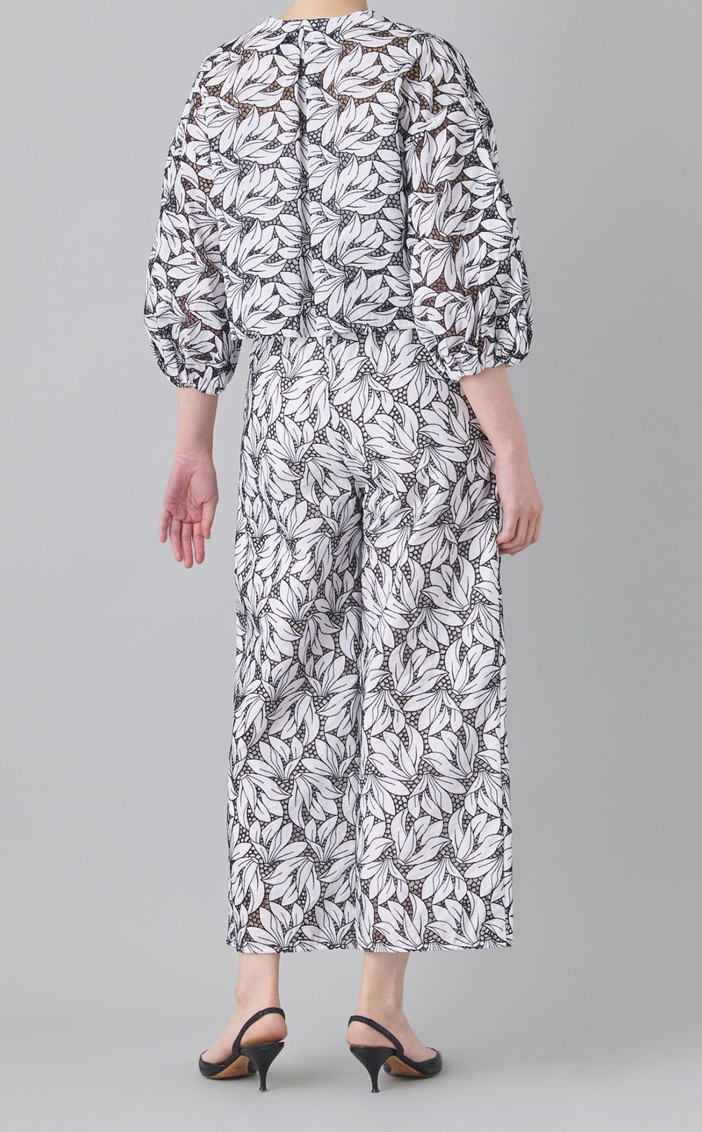 フラワー刺繍イージーパンツ