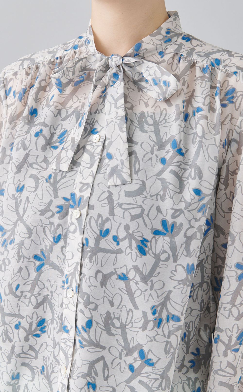 フラワーステッチボウタイブラウス