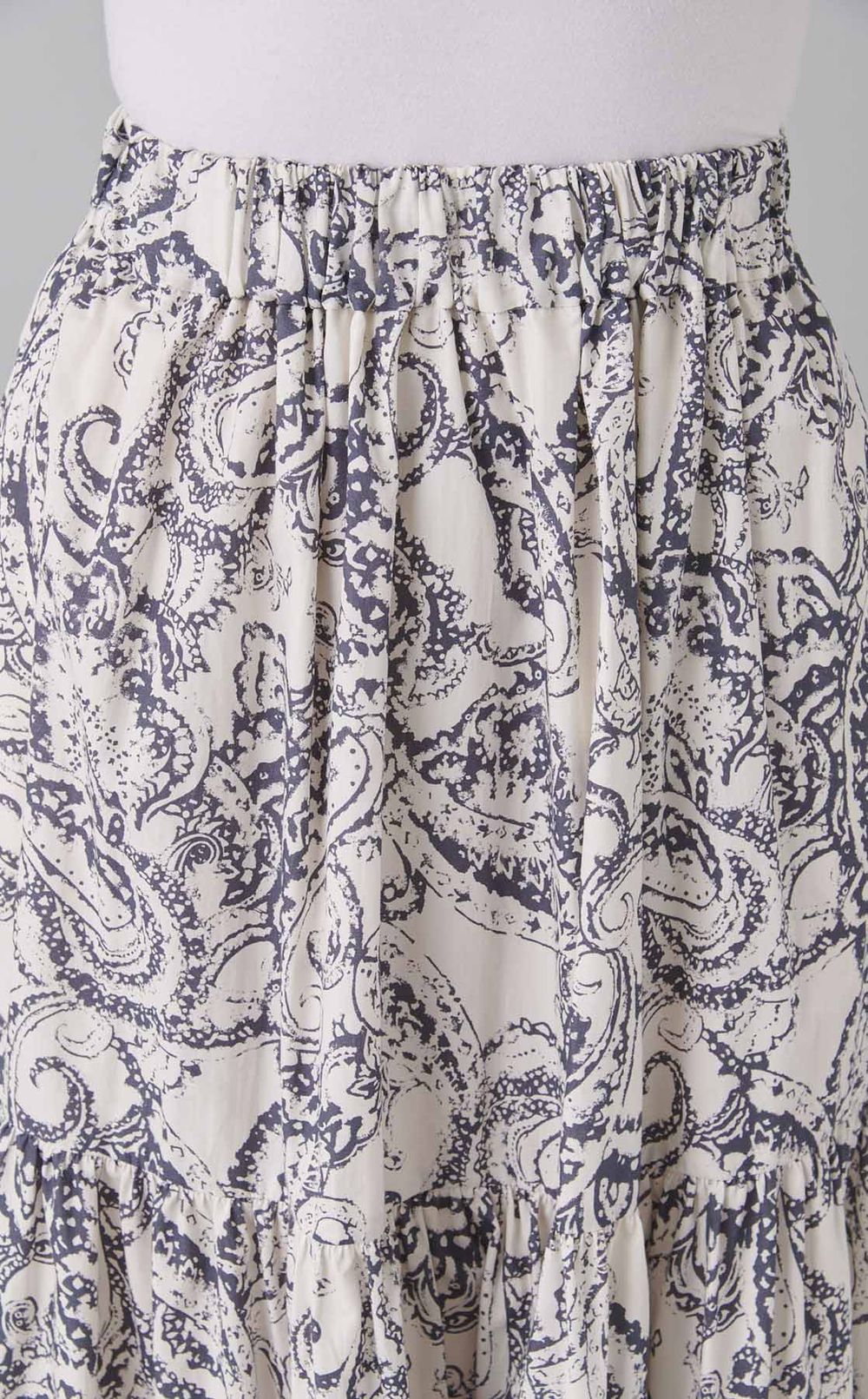 ペイズリープリントロングスカート