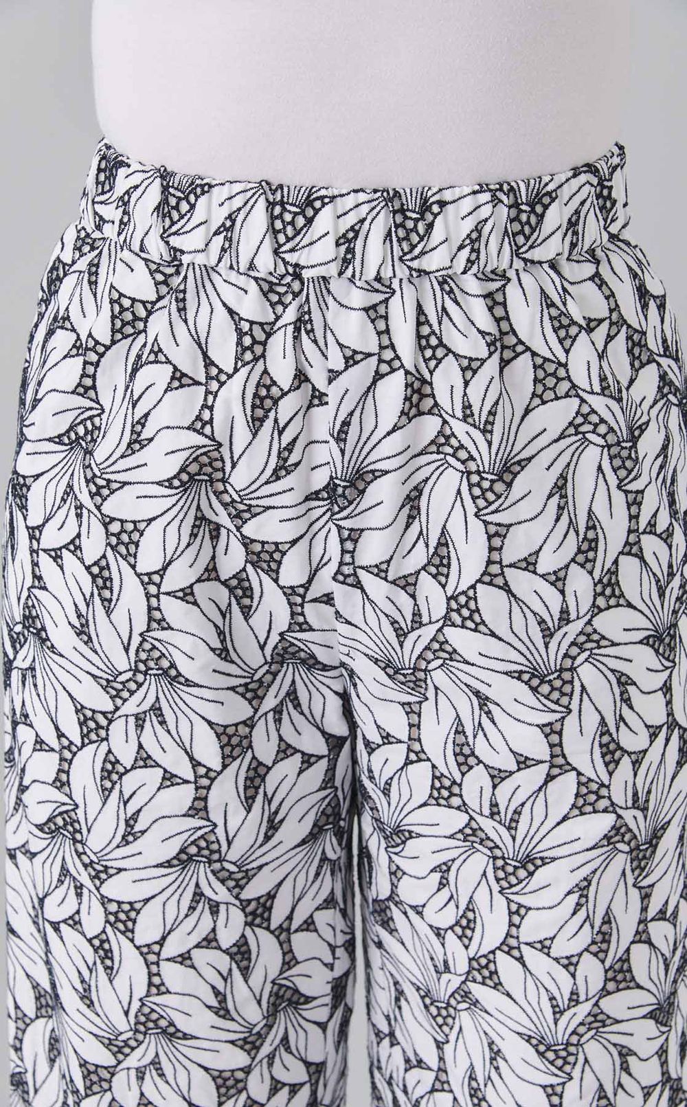 フラワー刺繍イージーパンツ