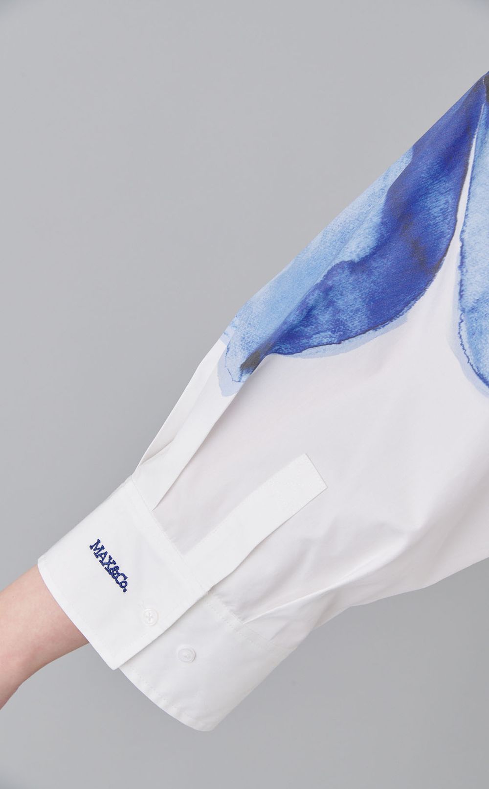 コットンフラワーワイドスリーブブラウス