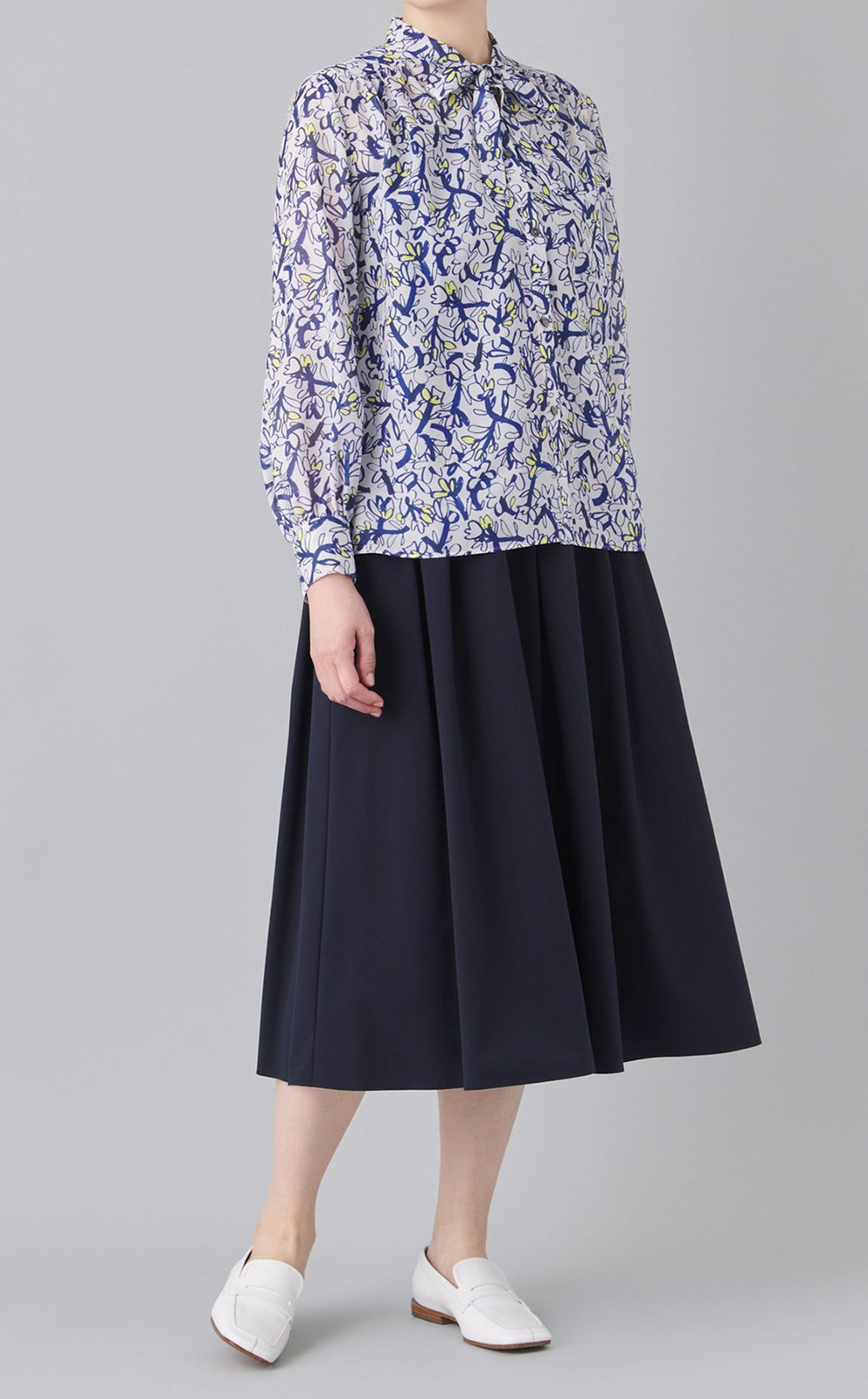 撥水タックフレアスカート