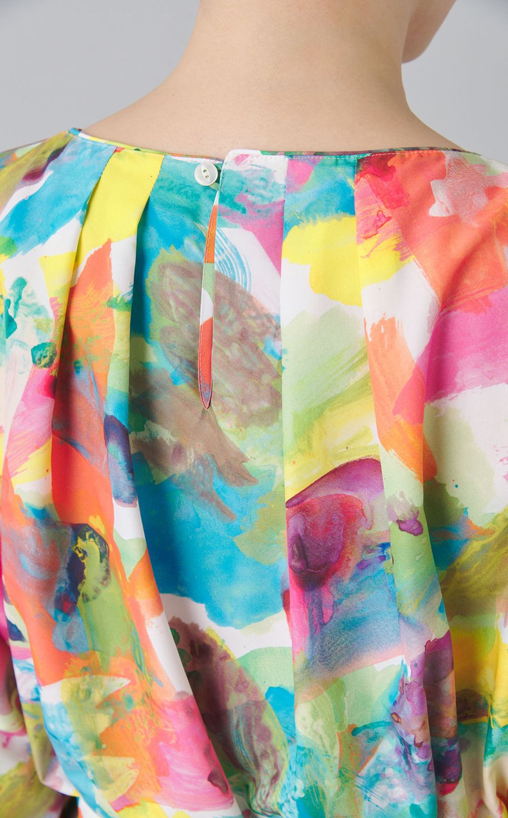 マルチカラークルーネックワンピース