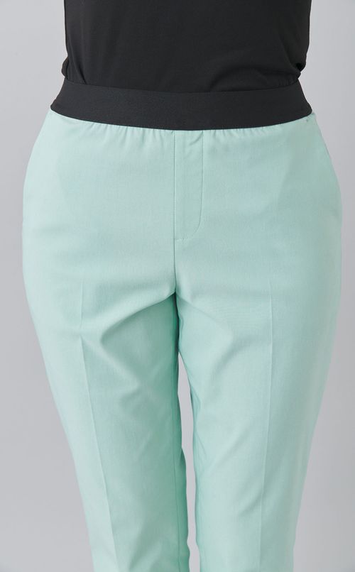 ストレッチテーパードイージーパンツ