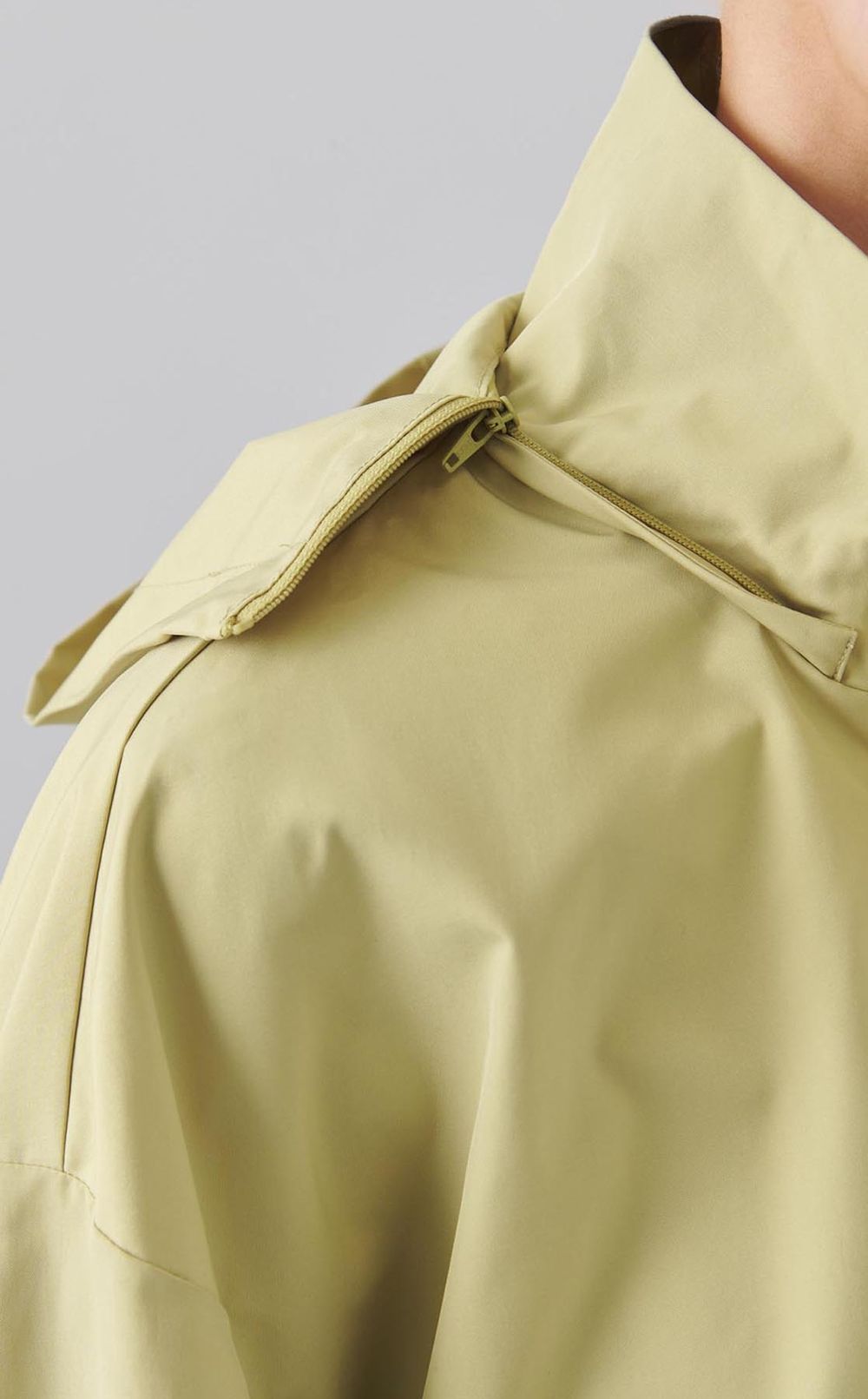 ドローストリングマウンテンブルゾン