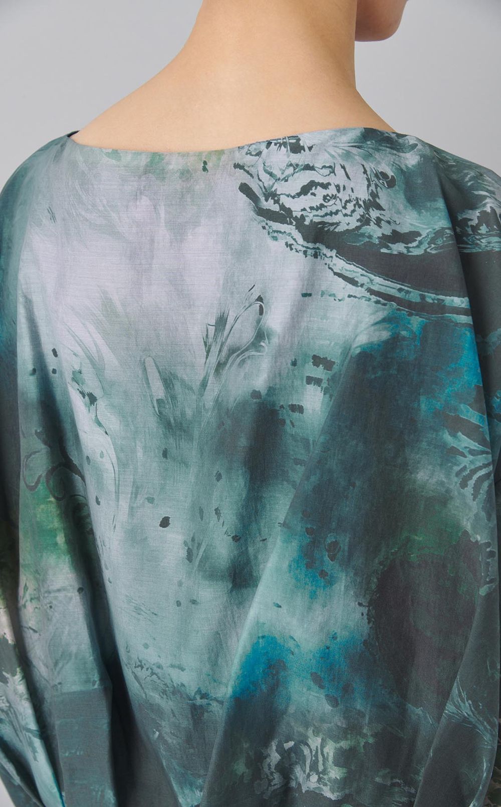 マーブルペイズリープリントブラウス