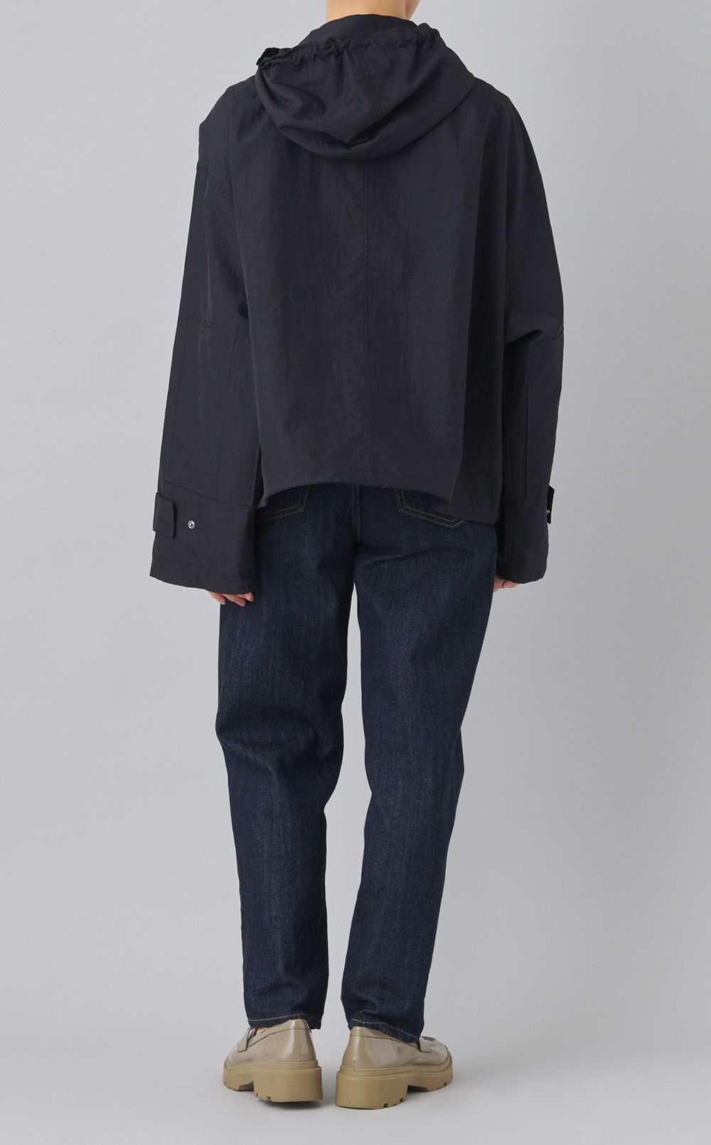 フーディウィンドブレーカー