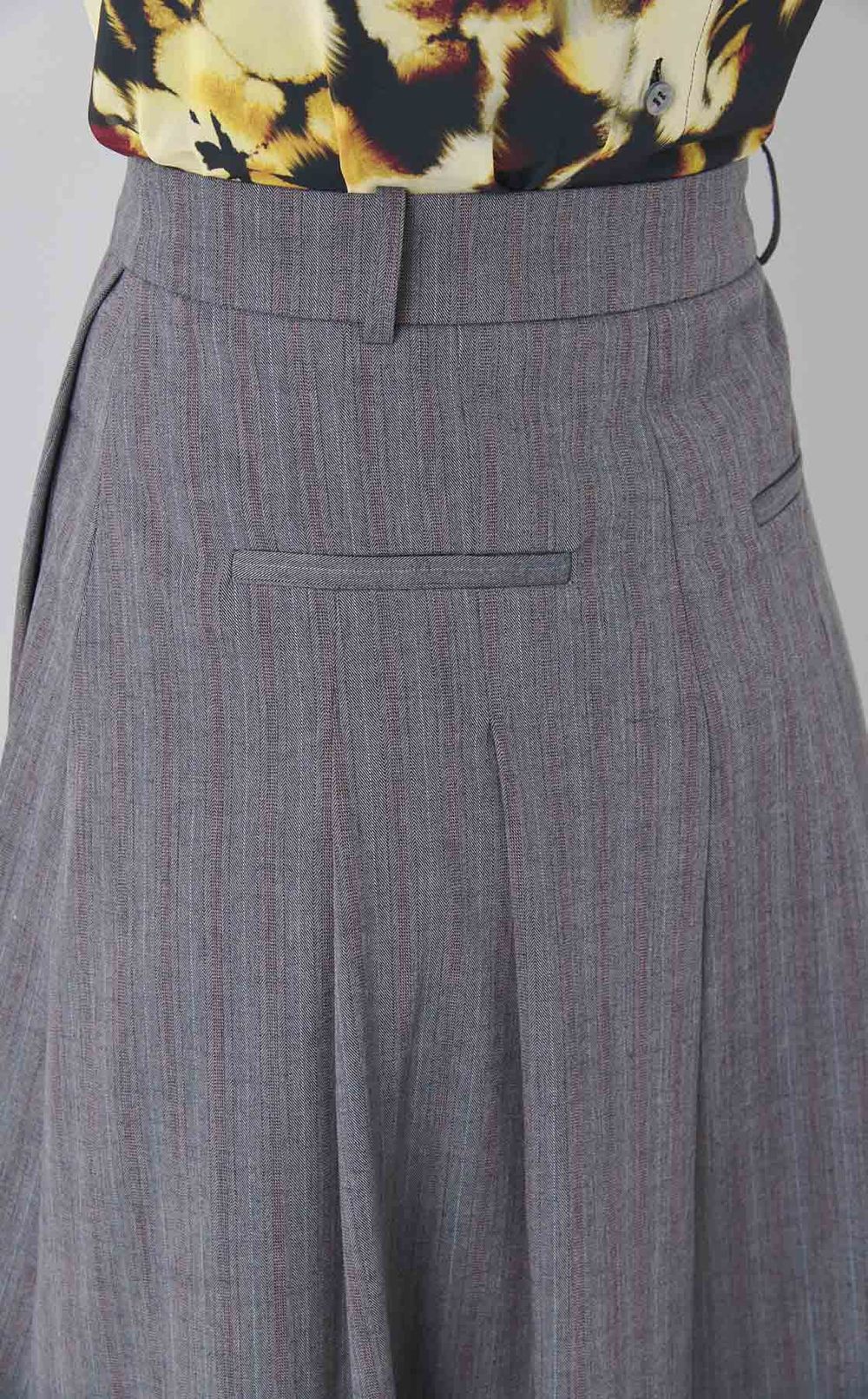 ヘリンボーンタックフレアスカート