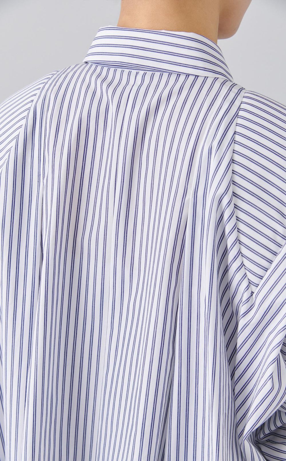 ショルダードレープストライプシャツ