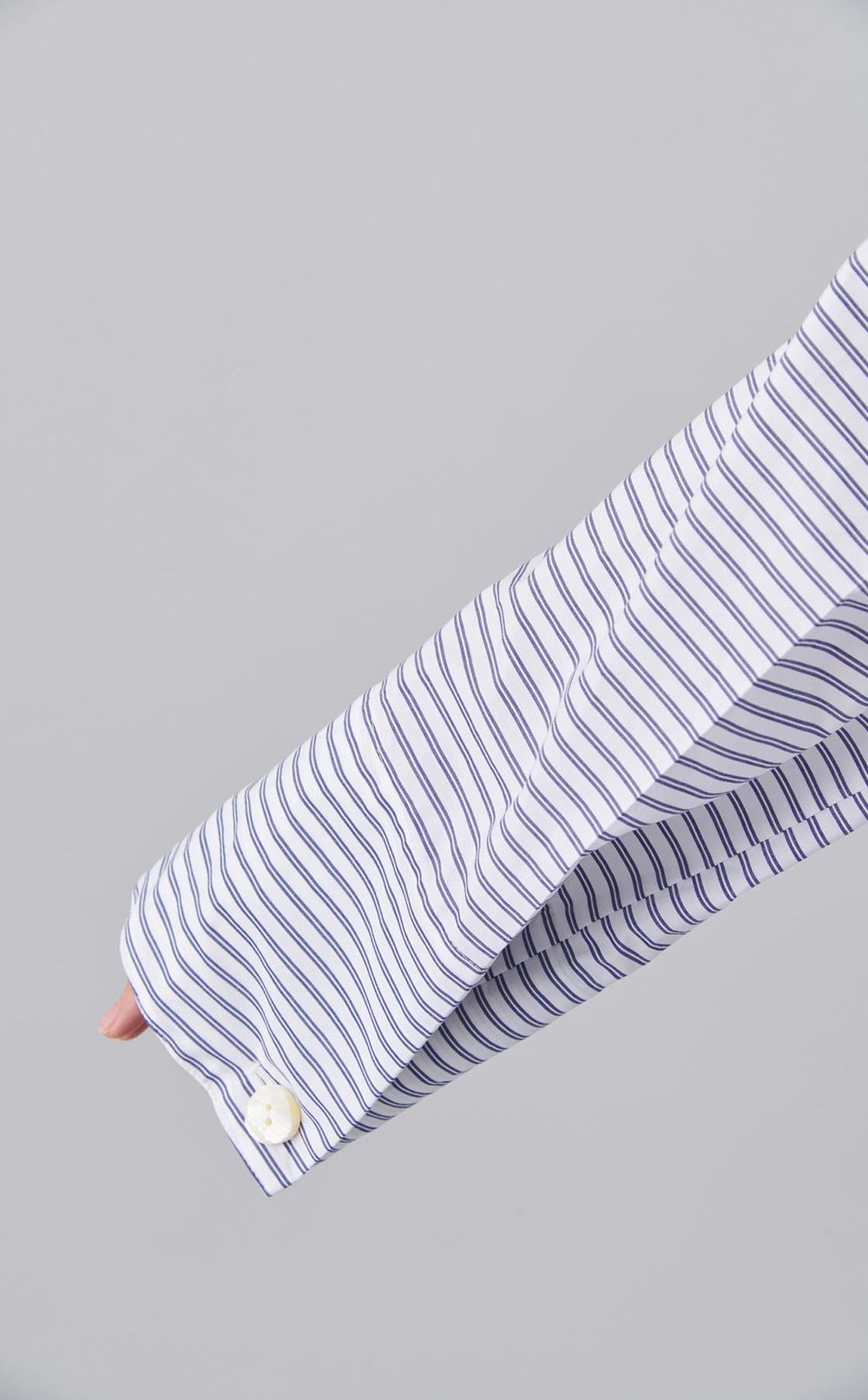 ショルダードレープストライプシャツ