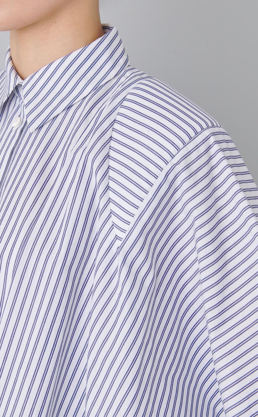 ショルダードレープストライプシャツ