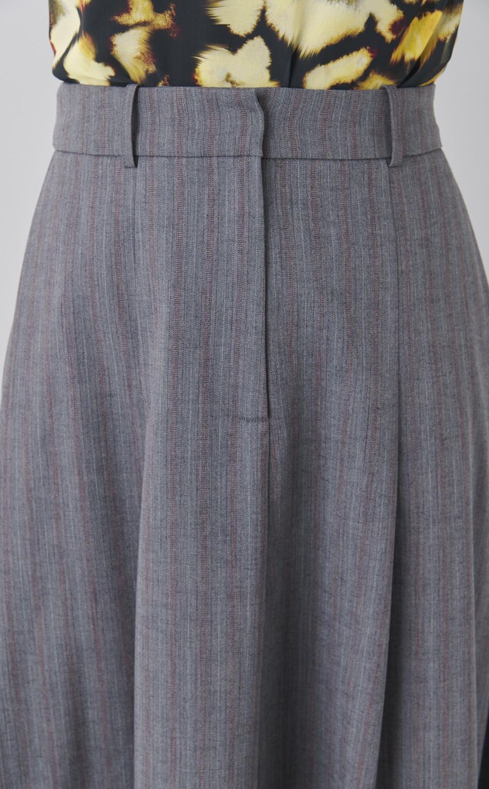 ヘリンボーンタックフレアスカート