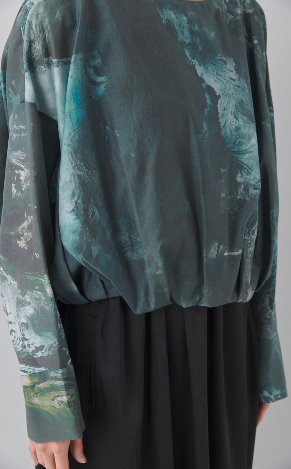 マーブルペイズリープリントブラウス