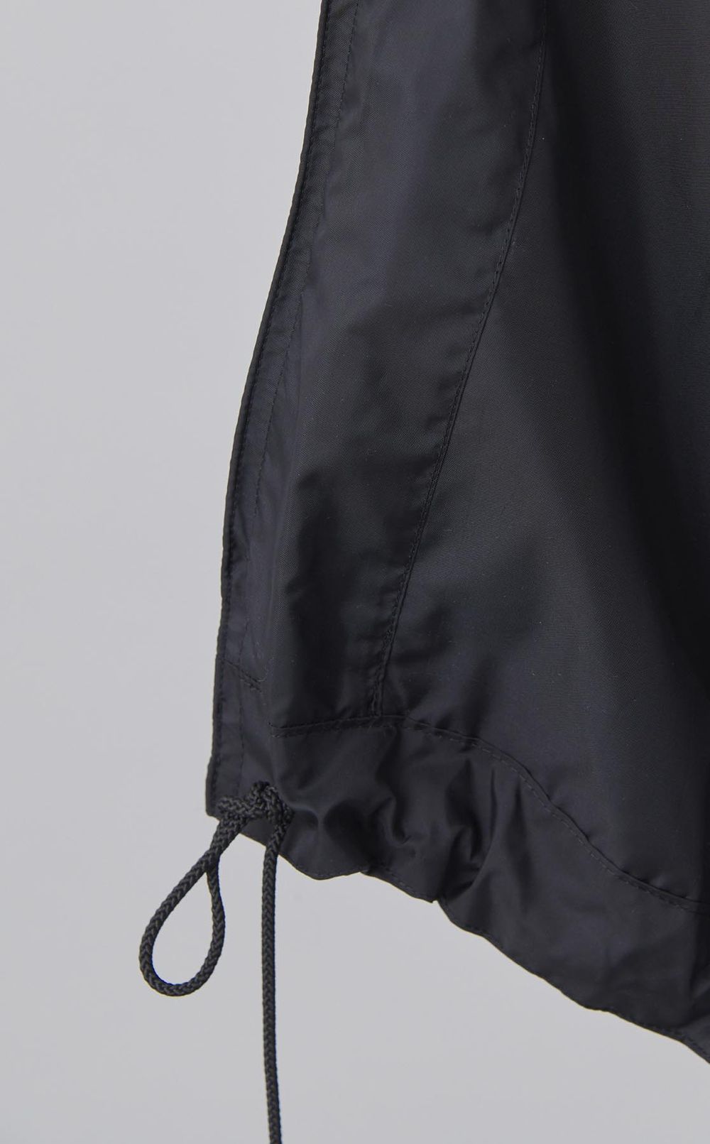 ポケッタブルウィンドブレーカー