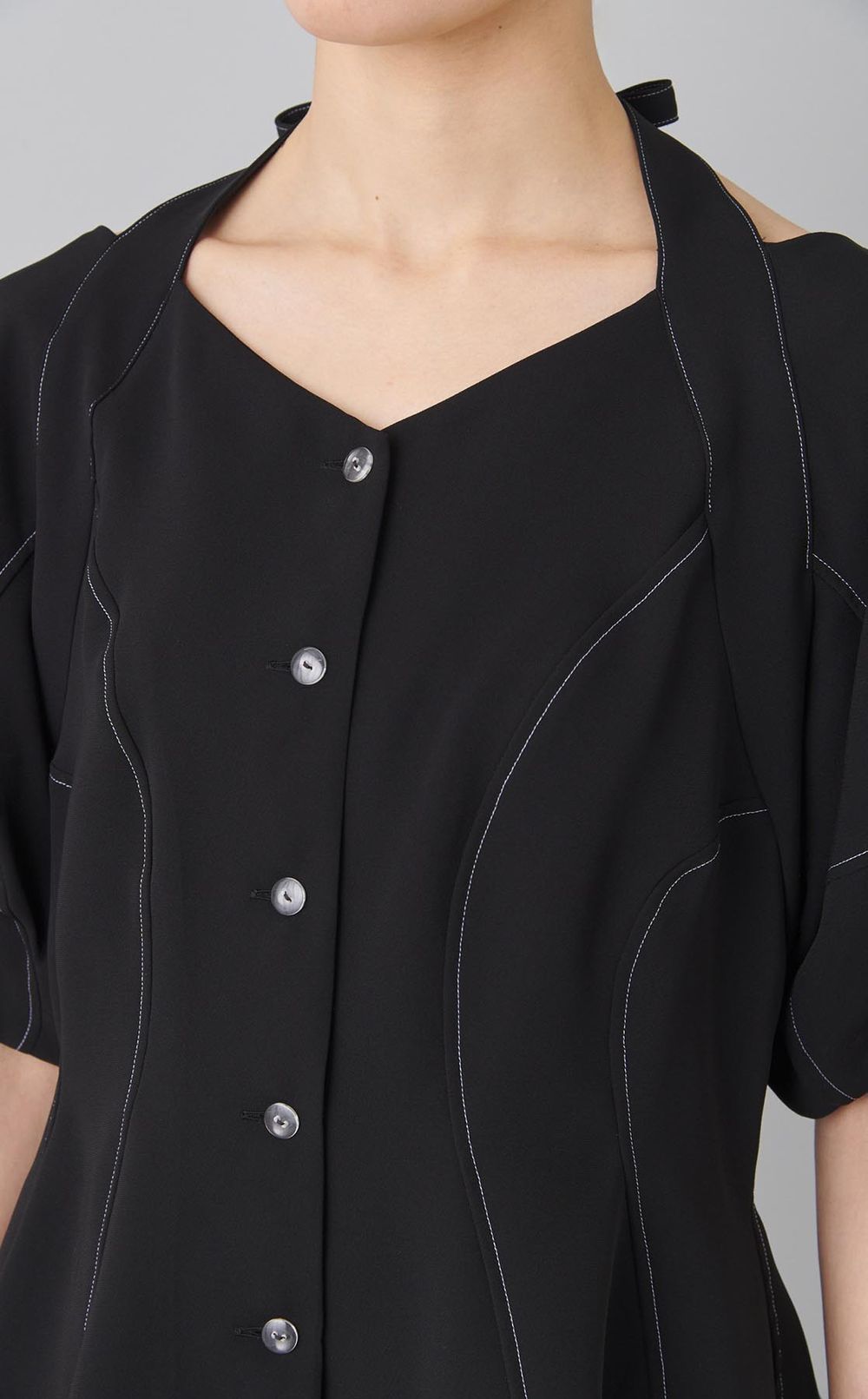 パフスリーブホルターデザインブラウス