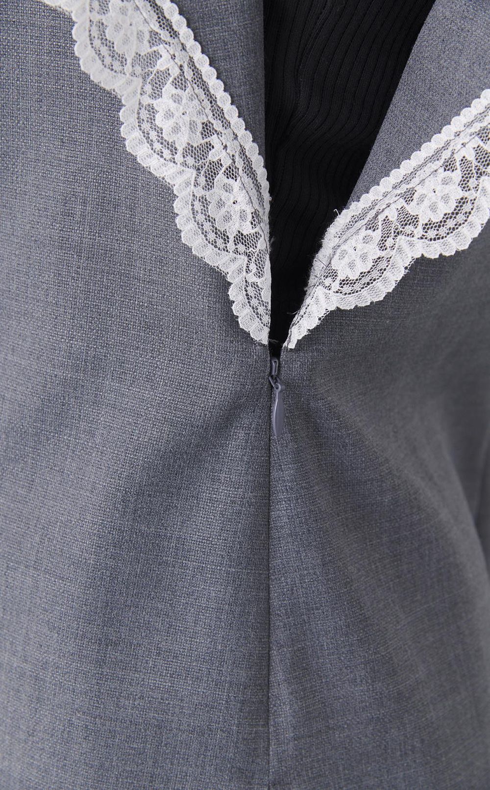 スリットスリーブレーストリムブラウス