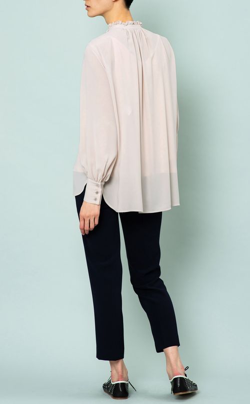 フリルネックブラウス