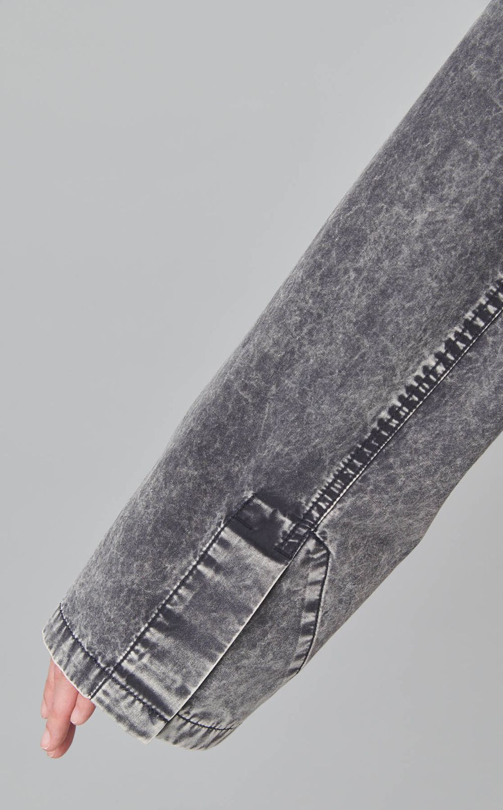 ミリタリーパフスリーブシャツ