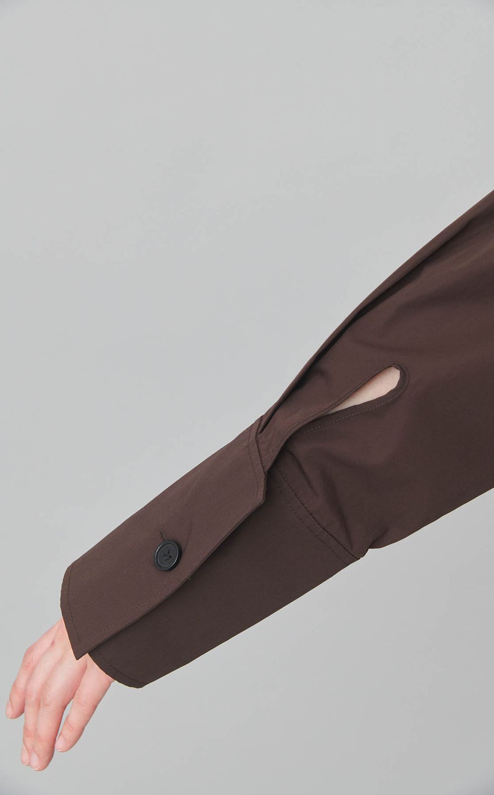 コットンプルオーバーワイドカフブラウス