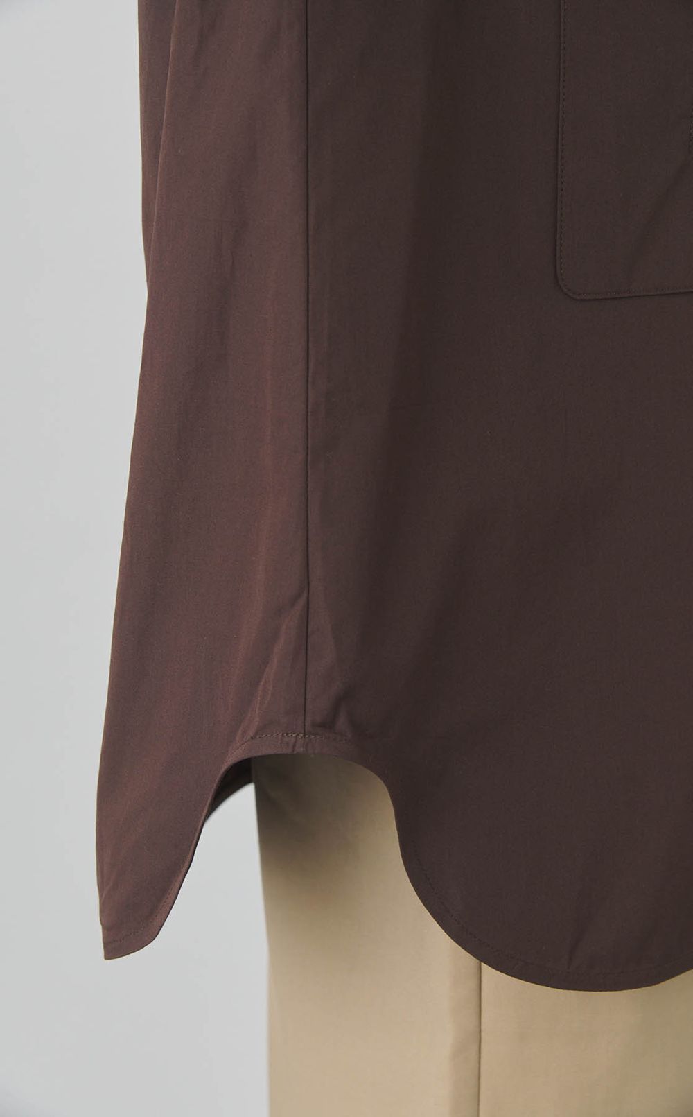 コットンプルオーバーワイドカフブラウス