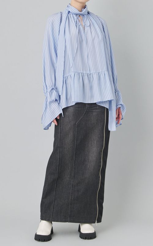 シャーリングボリュームブラウス