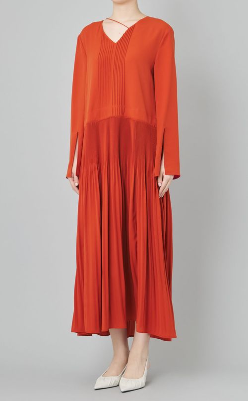 サテンピンタックルーズワンピース