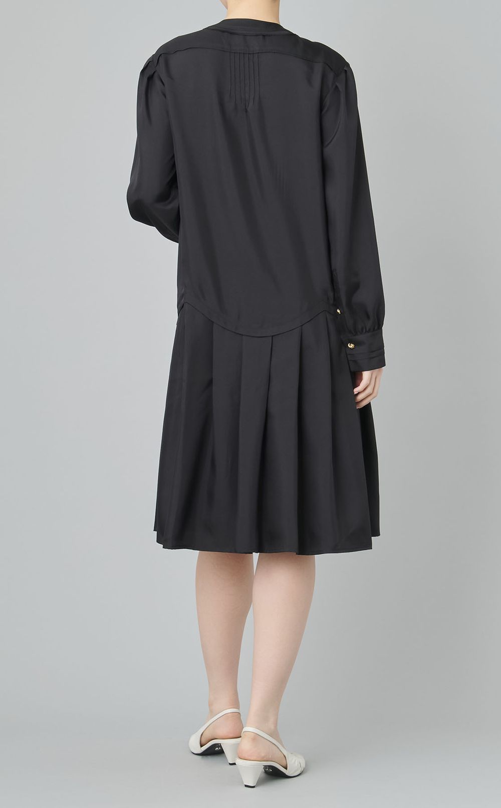 スカーフプリーツミディワンピース