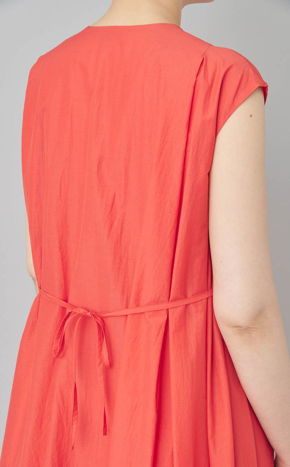 ノースリーブテントワンピース