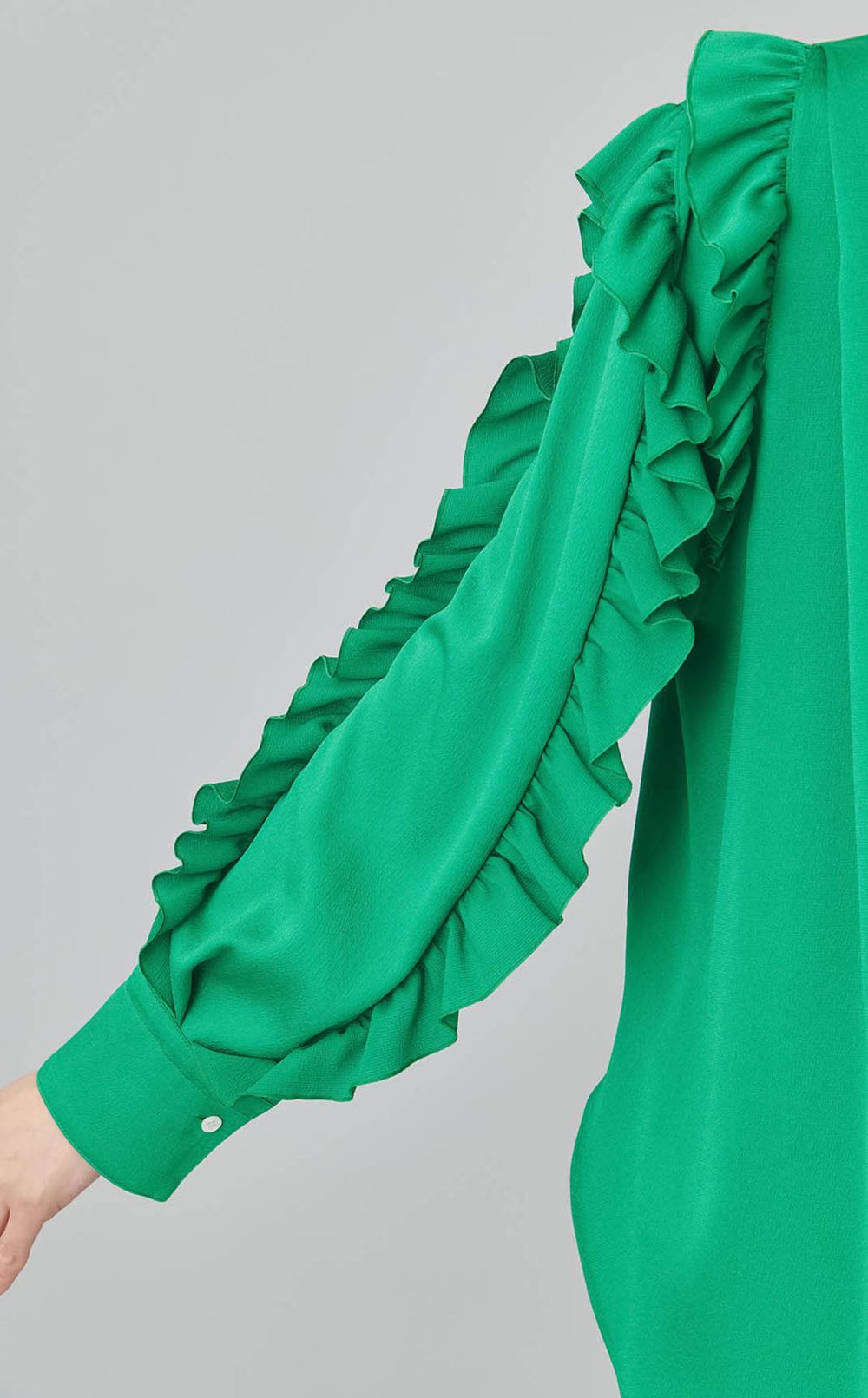 ラッフルスリーブブラウス