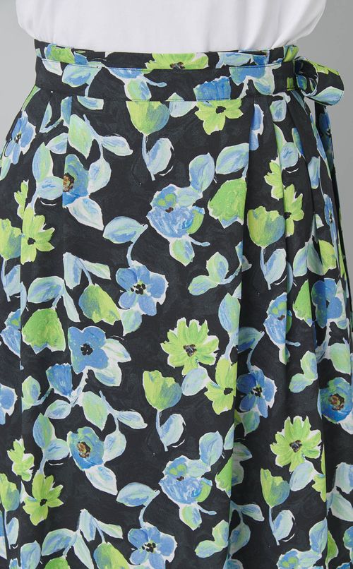 フラワープリントアシンメトリースカート