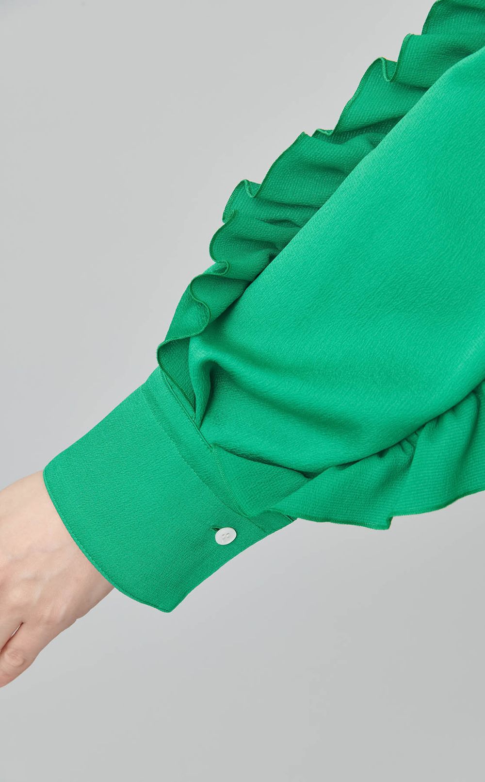 ラッフルスリーブブラウス