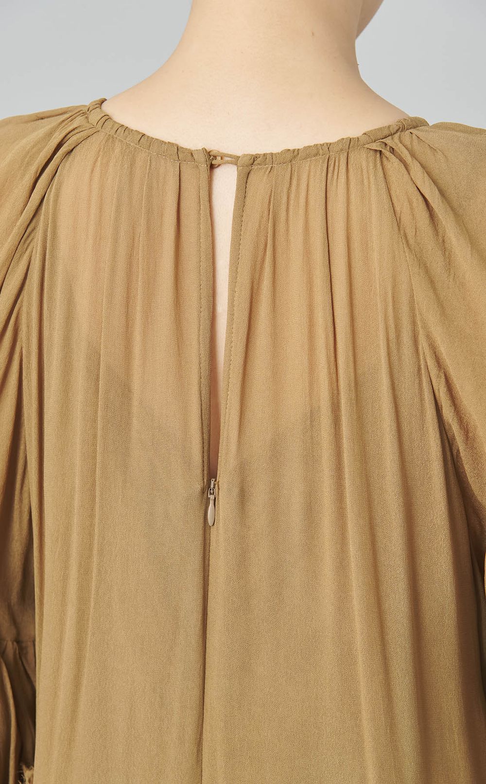 シフォンギャザーワンピース