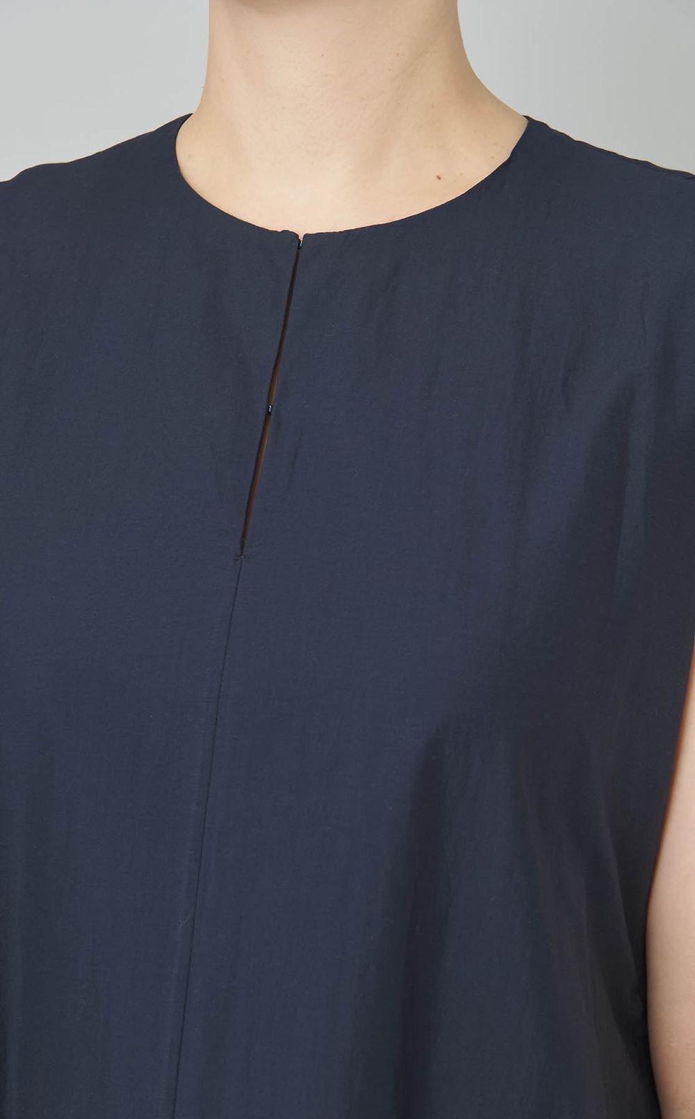 ノースリーブテントワンピース