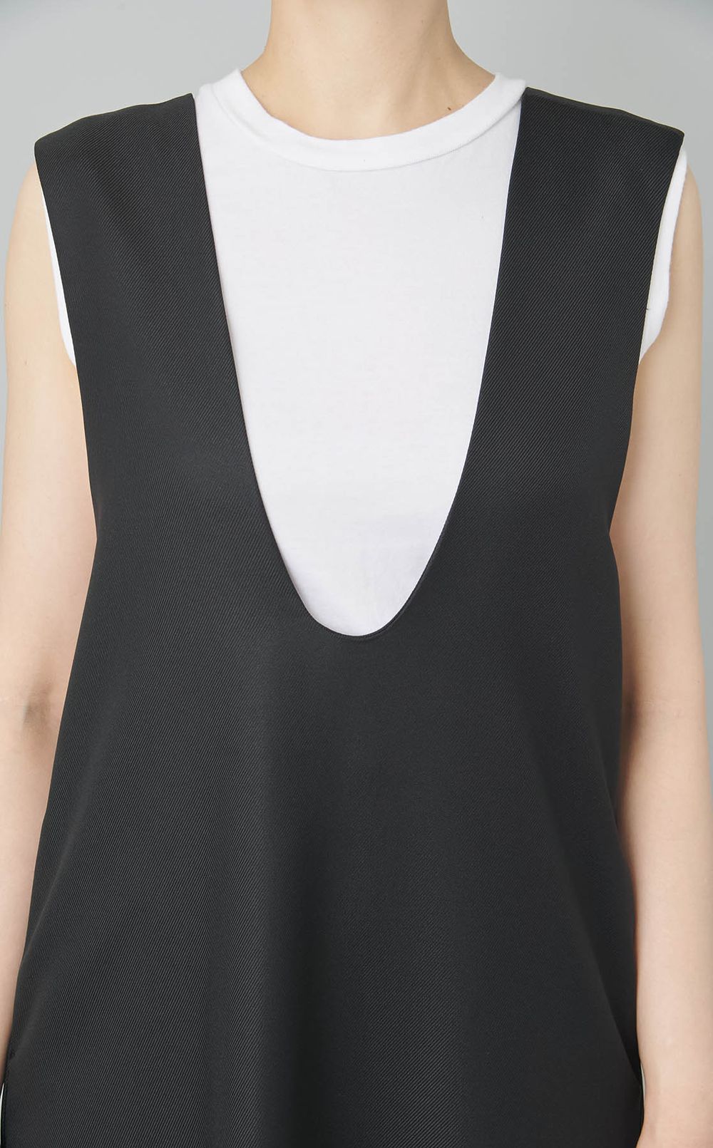 Uネック Iラインジャンパースカート