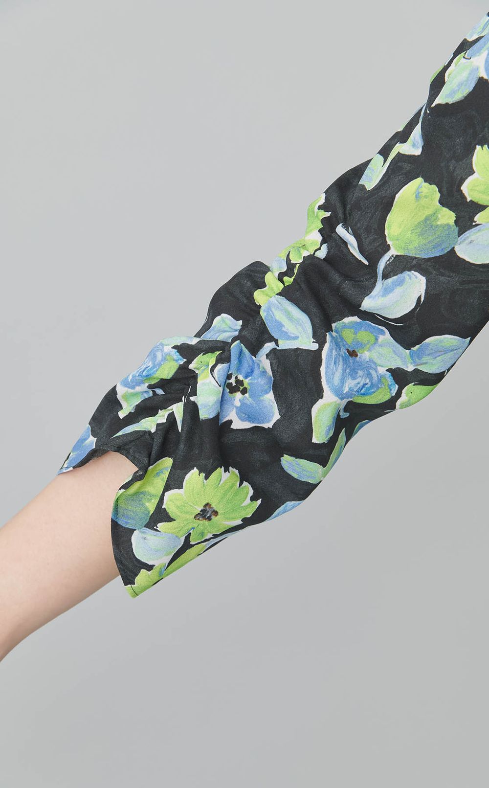 フラワープリントギャザーワンピース