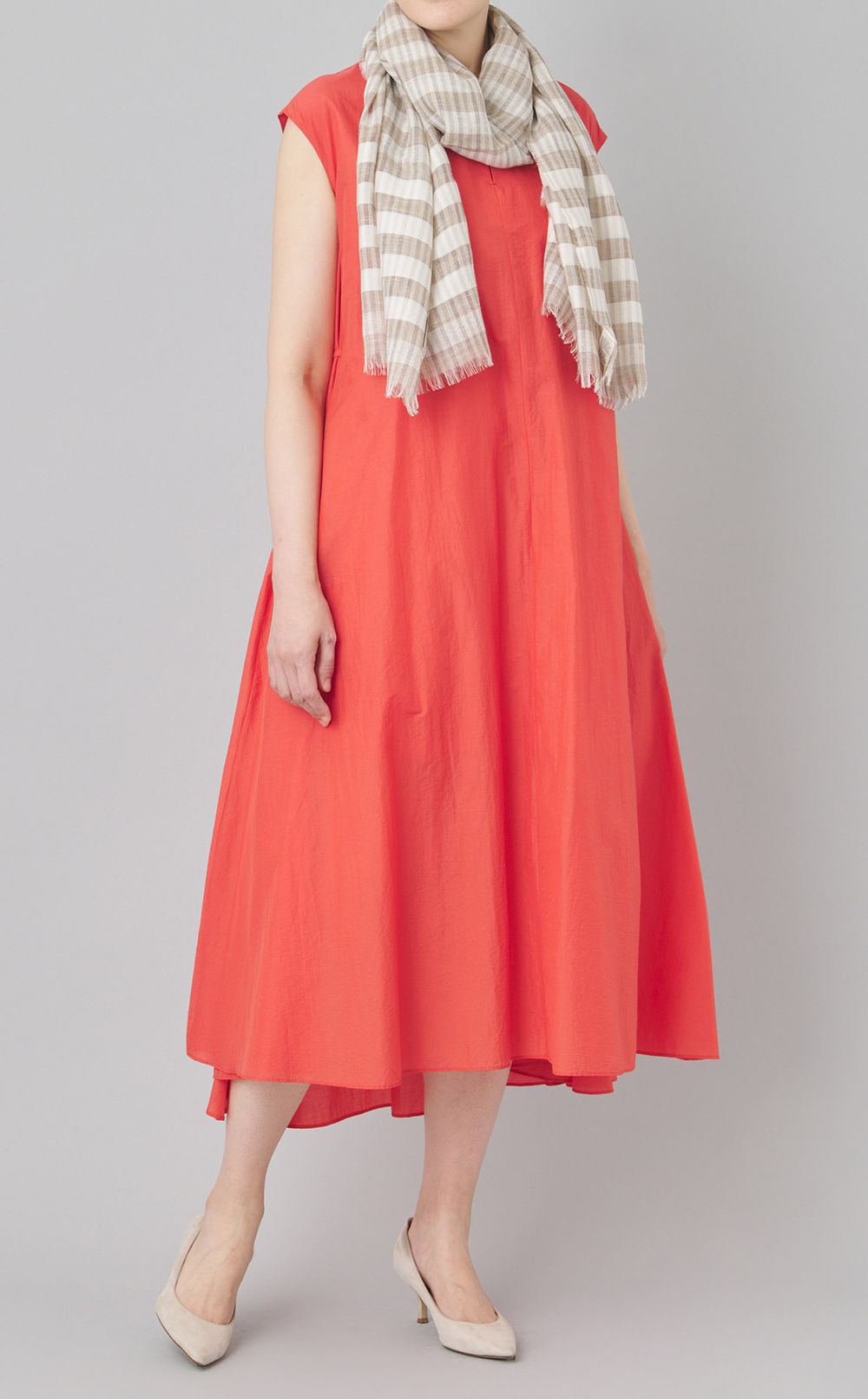 ノースリーブテントワンピース