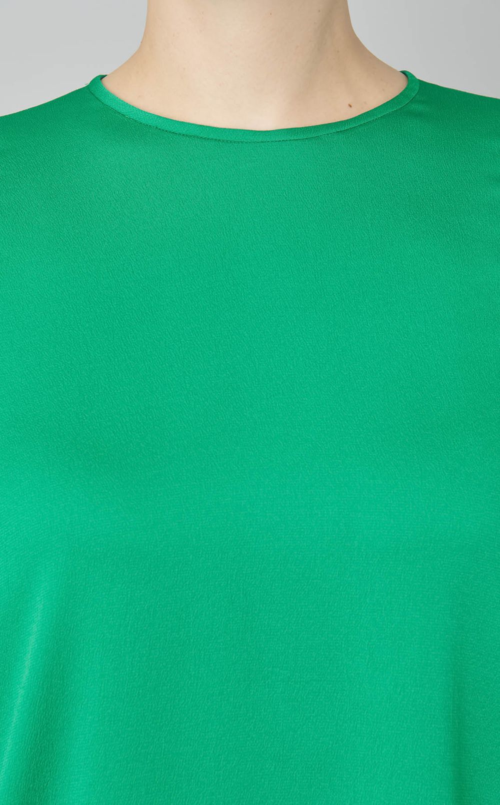 ラッフルスリーブブラウス