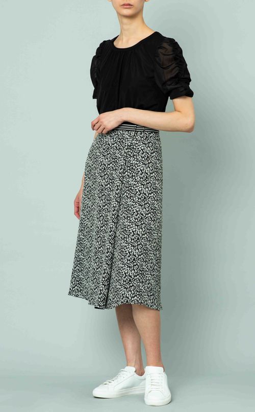 フラワージャガードミディスカート