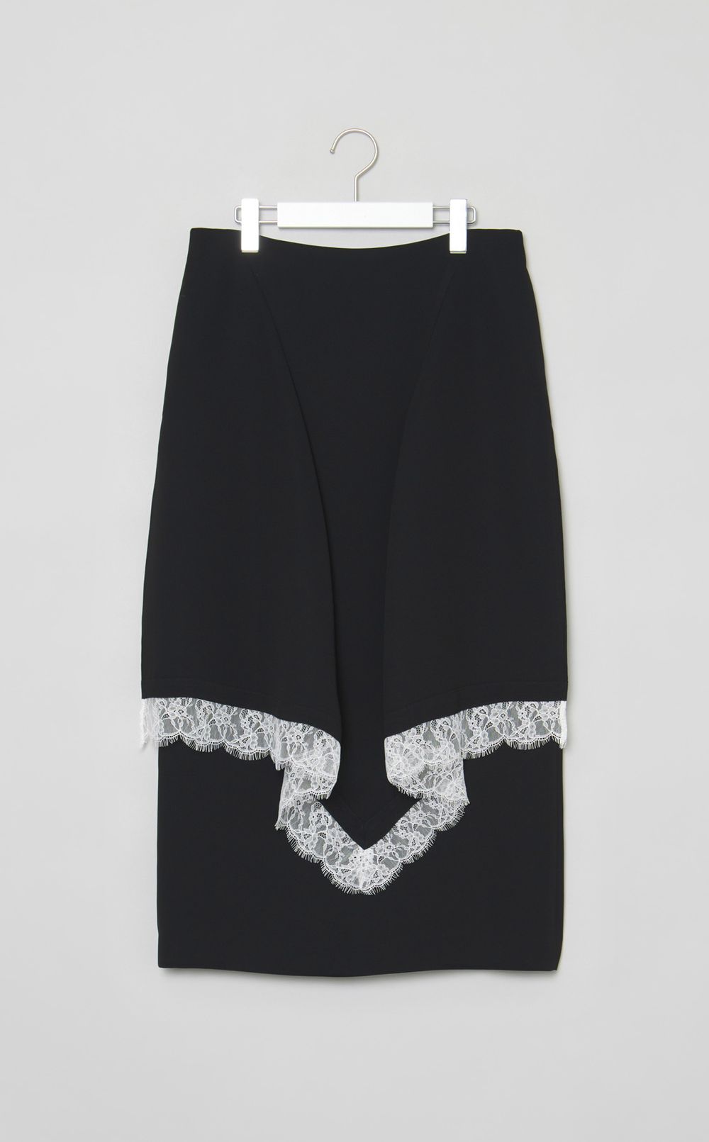 フロントドレープレーススカート