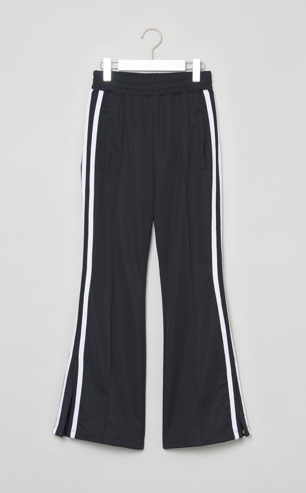 タック入りフレアトラックパンツ