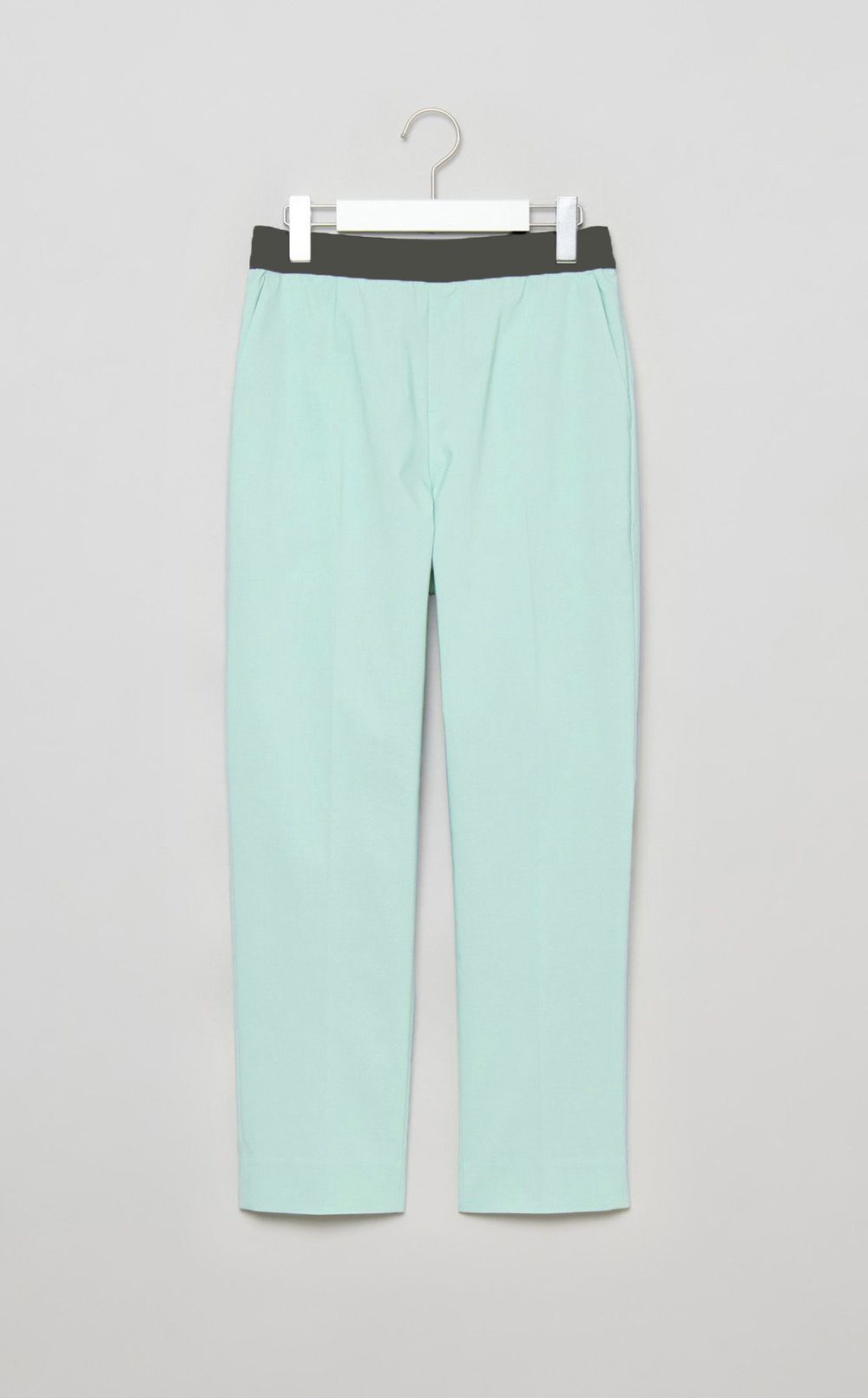 ストレッチテーパードイージーパンツ