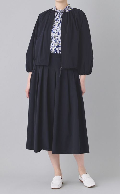 撥水タックフレアスカート