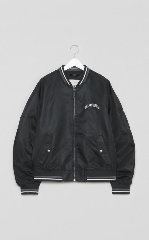 ジップアップナイロンブルゾン