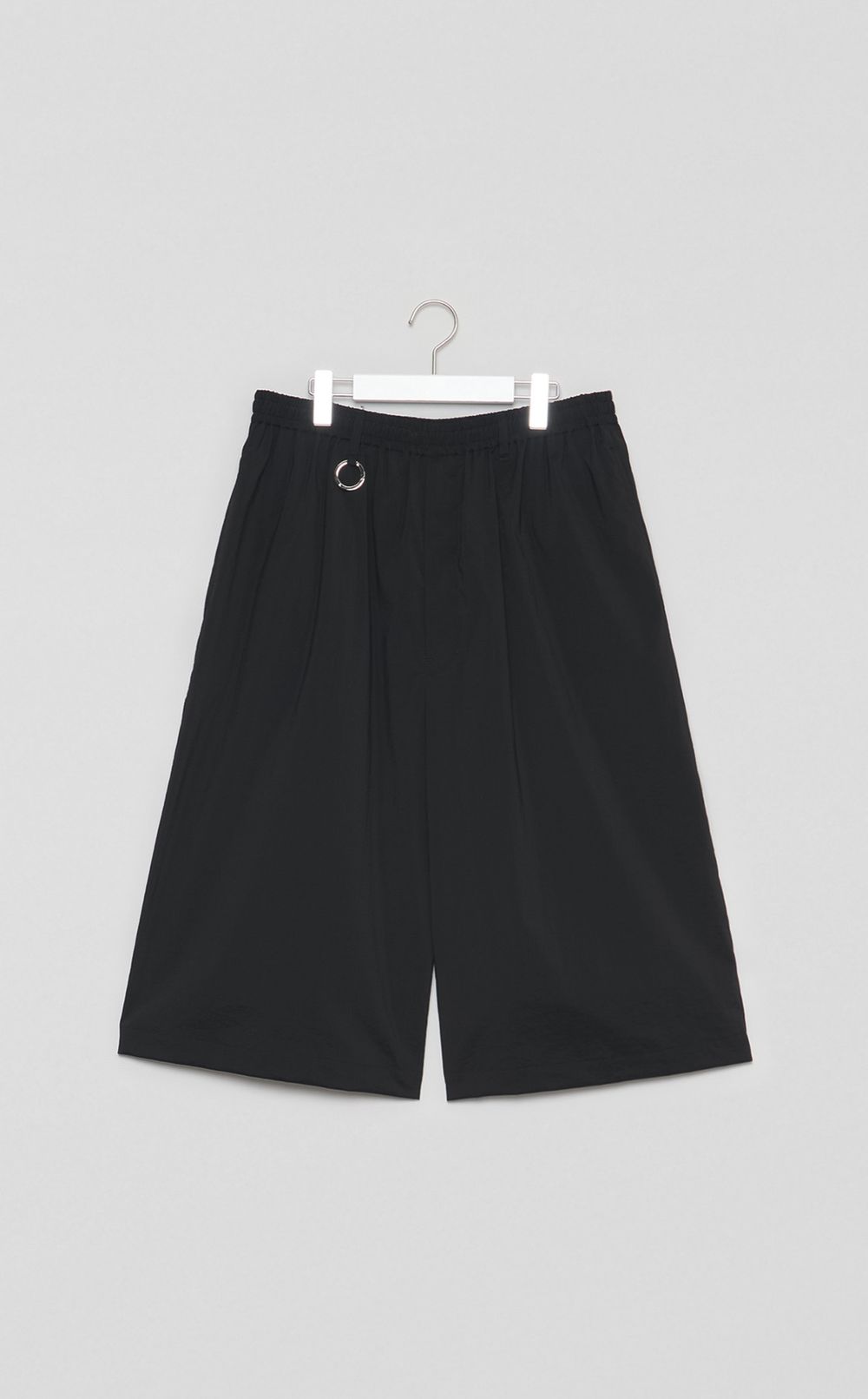 ボリュームワイドショートパンツ