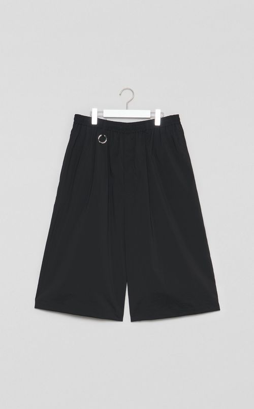 ボリュームワイドショートパンツ