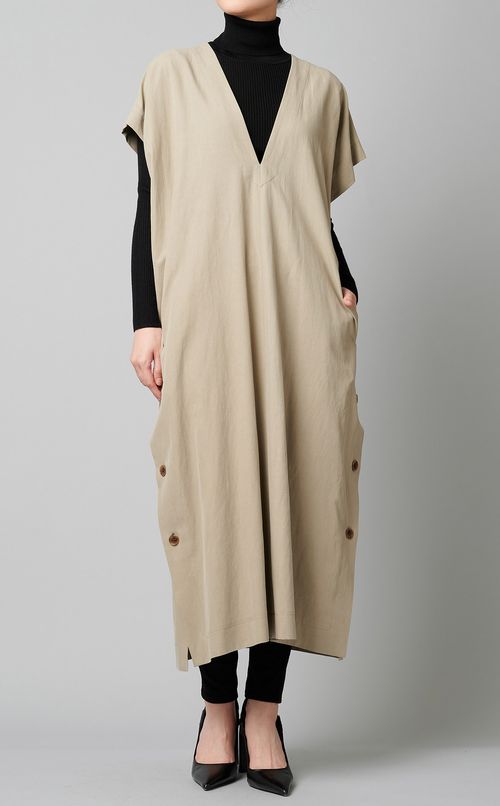 Vネックサイドスリットワンピース